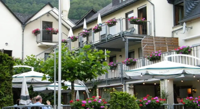 Weinhaus Berg, Réserver Hôtel Bremm Moselle allemande