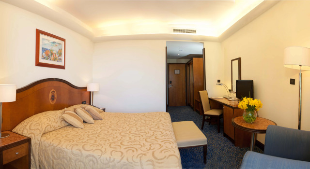 Hotel More