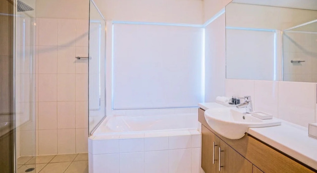 Люкс с балконом Wallaroo Marina Apartments