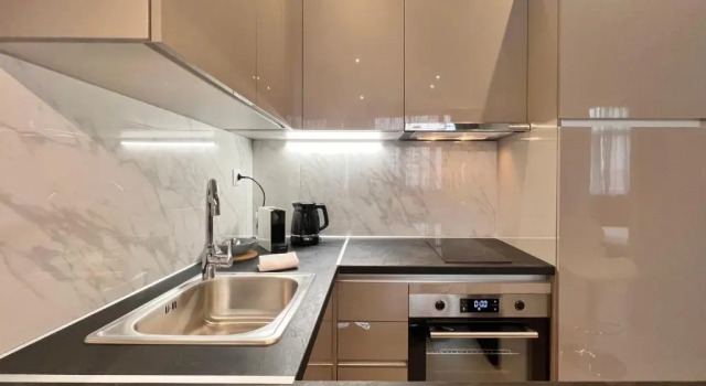 #Aura Studios & Suites F24