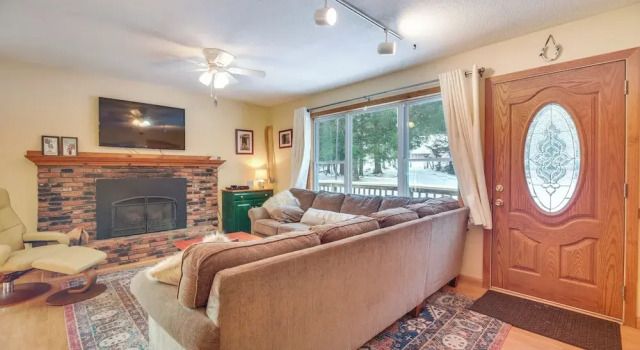 1 Mi to Sugarbush Resort: Dog-friendly Home!, Book Feriehus Mad River Valley USA