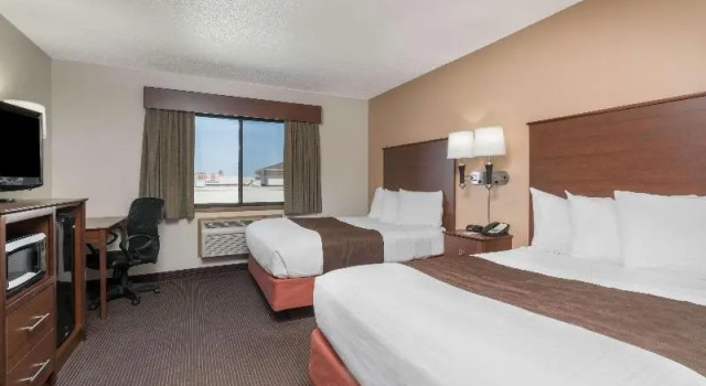 Номер Standard AmericInn by Wyndham Bismarck