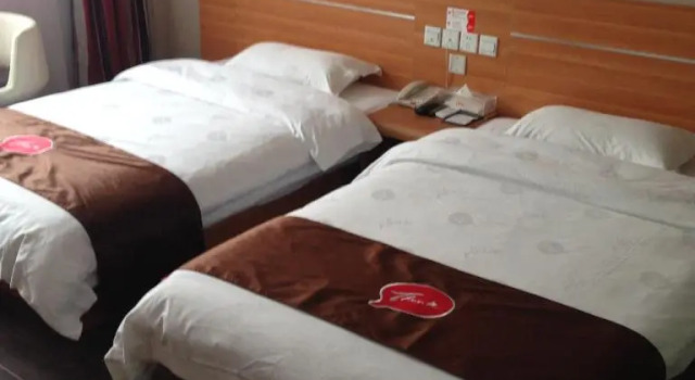 Семейный номер Standard Thank Inn Chain Hotel Guizhou Anshun Development Area Xihang Road