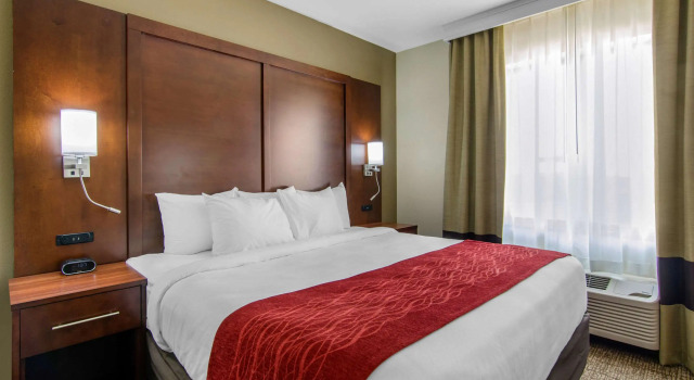 Comfort Inn & Suites Shawnee - Kansas City, Buchen Sie Hotel Shawnee Kansas