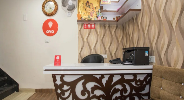 Collection O Jineshwari Hotel, Забронировать Отель Отели штата Мадхья-Прадеш с парковкой, Парковка