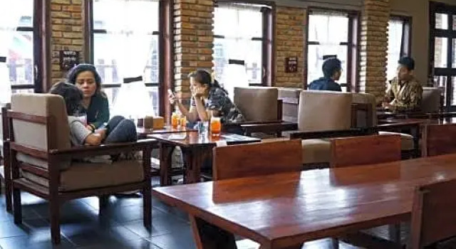 Wisma HorDja, Prenota Hotel Hotel a Pematangsiantar con parcheggio, Parcheggio