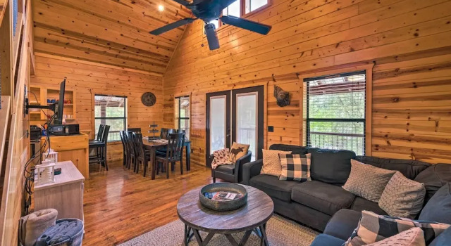 Southern Hills Cabin Near Beavers Bend State Park!, Boek Vakantiehuis Broken Bow Oklahoma