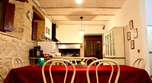 Casa Lola a Lovely 3-bed House in Bolognola, Rezervovat Hotel  