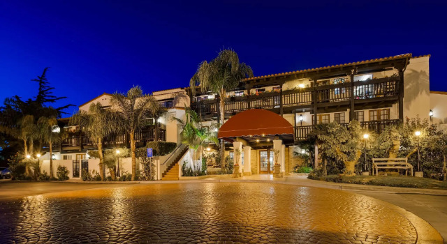 Best Western Plus Carpinteria Inn, Забронировать Отель Карпинтерия Santa Barbara and Vicinity, рядом с Пляж Карпинтерия-Стэйт