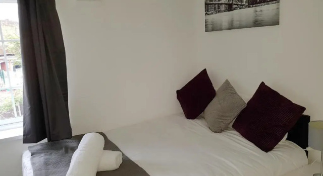 Апартаменты Barnfield Place