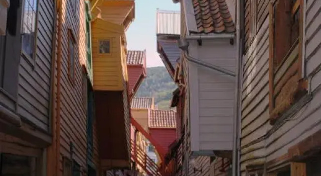Central location in the heart of historic Bergen, Забронировать Отель Отели Бергена с завтраком, рядом с Порт Берген, Завтраки
