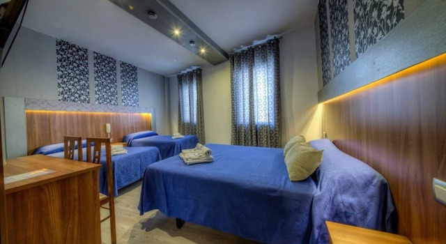 Четырёхместный семейный номер Standard Hostal San Francisco