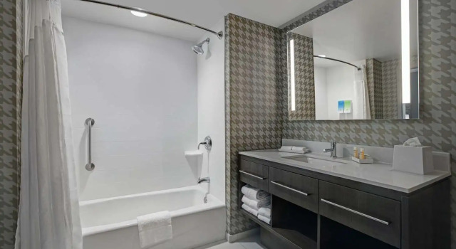Двухместный люкс c 1 комнатой Home2 Suites By Hilton Milwaukee Downtown