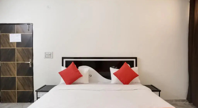 Amazing Stays by OYO Rooms
