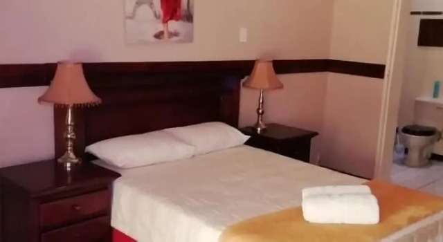 Times Premier Lodge, Boek Bed and Breakfast Vryburg North West
