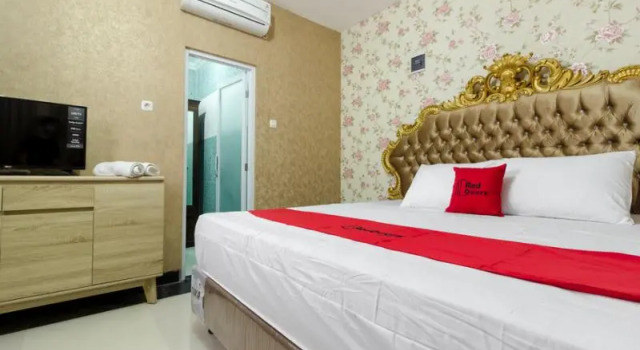 Двухместный номер Premium RedDoorz Plus @ Cipete Damai