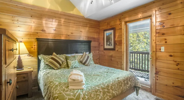 Smoky Bear Lodge by Jackson Mountain Homes