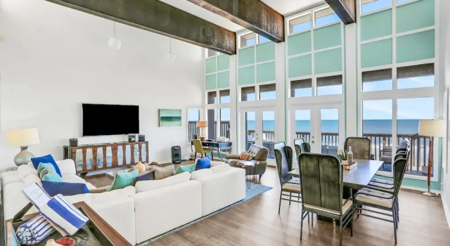 Коттедж Gorgeous Beachfront Home With Inviting Deck & Patio, Hammock, Amazing Views