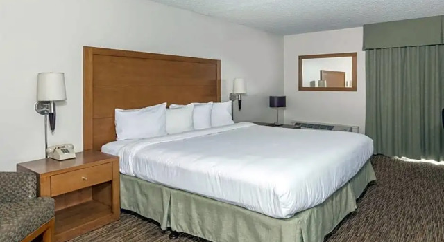 Двухместный люкс The Grand Inn Peoria