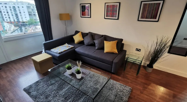 Voyager Apartments * Sleeps 6 * Parking, Забронировать Апартаменты/квартира Отели Бирмингема с парковкой, рядом с Океанариум «Национальный центр морской жизни», Парковка