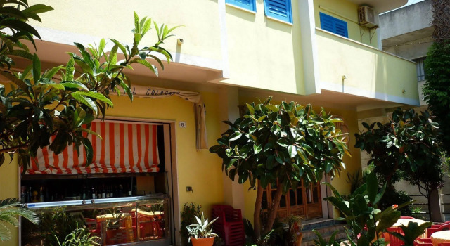 Hotel Alexander, Book Hotel Brivadi 