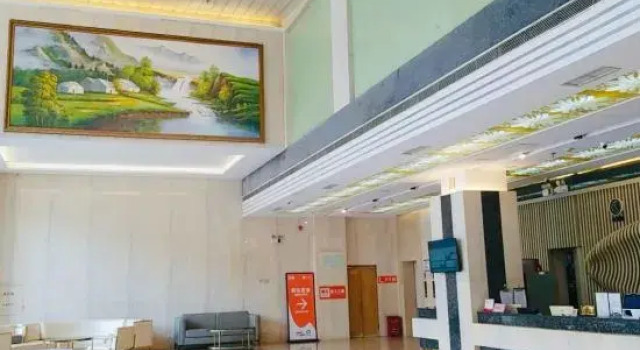 Four Seasons Hotel (Nanning Zoo Qingchuan Subway Station)