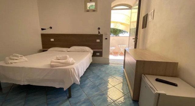 Четырёхместный номер Standard с видом на сад Hotel Il Gabbiano Palinuro