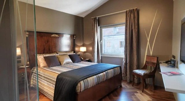 Полулюкс The Glam Boutique Hotel & Apt