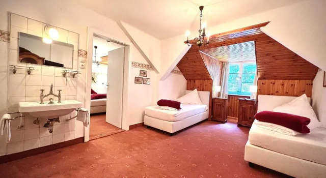 Четырёхместный номер Standard Hotel Restaurant Grünwalderhof