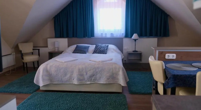 Семейный номер Standard с видом на озеро Ezüsthíd Apartman