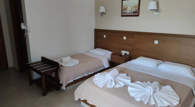 Трёхместный номер Standard с балконом и с частичным видом на море Filoxenia Hotel Monemvasia