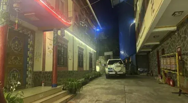 Jiuzhaigou Re'er Hotel, Prenota Hotel Hotel a Ngawa con parcheggio, Parcheggio