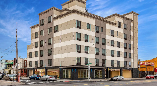 Van Wyck Hotel & Suites Near JFK Airport, Book Hotel Jamaica Queens