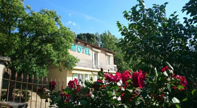 Hôtel Les Oliviers, จอง โรงแรม Cabrieres-d'Avignon Luberon