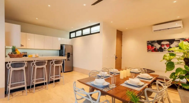 Апартаменты Centrally located gem - sunset views/rooftop pool 2BR/2Bath