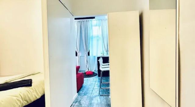 Cozy 1BR With Living Room Long Stay AKH, Prenota Appartamento Vienna Austria