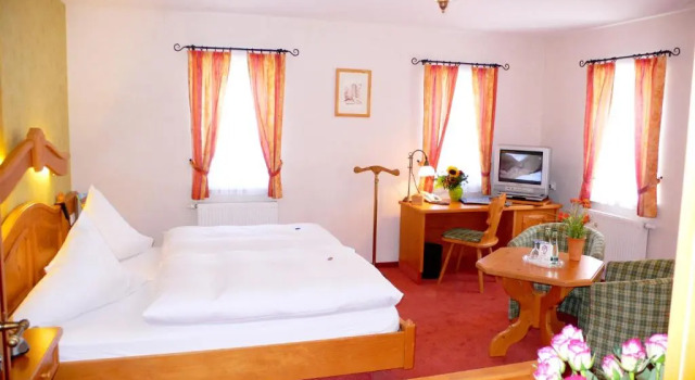 Landhotel Quirle-Häusl, Забронировать Отель Гросшёнау 