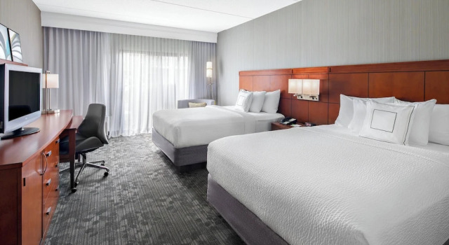 Люкс c 1 комнатой Courtyard by Marriott Pittsburgh Airport