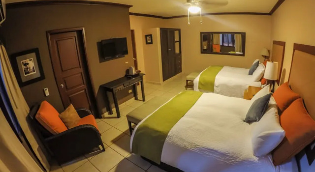 Двухместный номер Comfort Humuya Inn