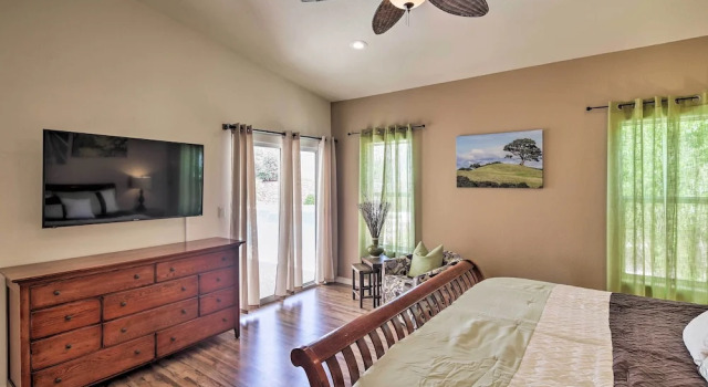 Elegant Lake Havasu Getaway w/ Pool - 3 Mi to Lake
