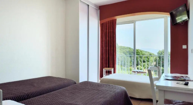 Трёхместный номер Standard Hotel Alata