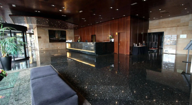 Hotel Maydrit Airport