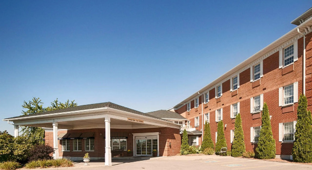 Кровать в общем номере Best Western Kincardine
