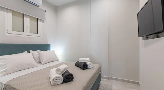 Neaira city apartment near the beach