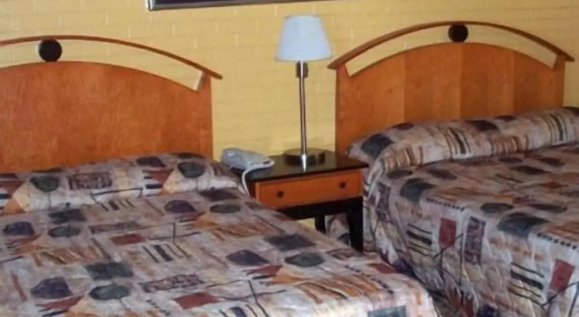Четырёхместный номер Standard Provo Travelers Inn