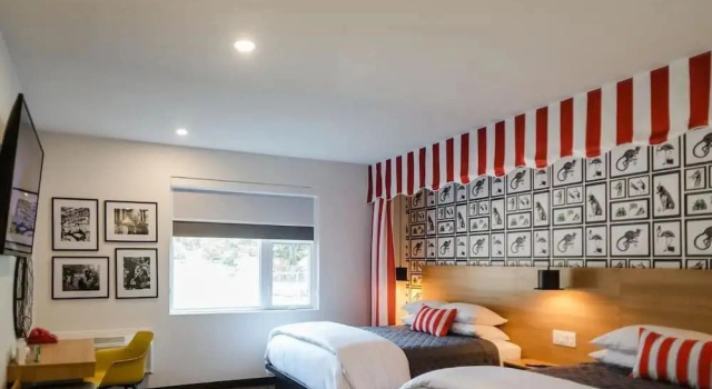 Четырёхместный номер Standard The Grove Motel