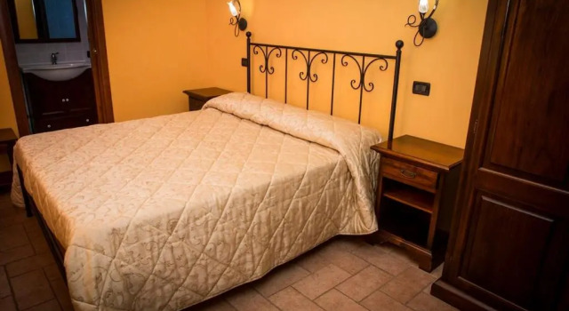 Agriturismo Parco delle Querce, Забронировать Отель Отели Озера Больсена с парковкой, Парковка