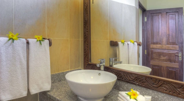 Номер Standard с балконом и с видом на сад Sultan Sands Island Resort & Spa