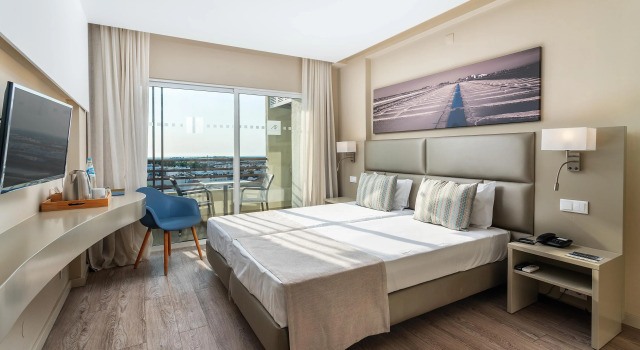 AP Maria Nova Lounge, Забронировать Отель Отели Тавира 4 звезды, рядом с Camera Obscura, 4*