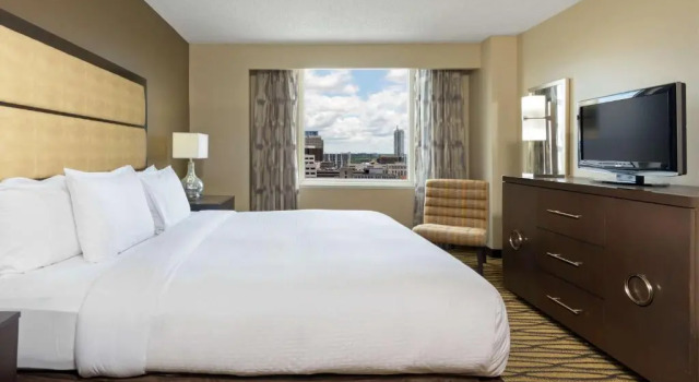 Люкс с 2 комнатами DoubleTree Suites by Hilton Austin Downtown Capitol